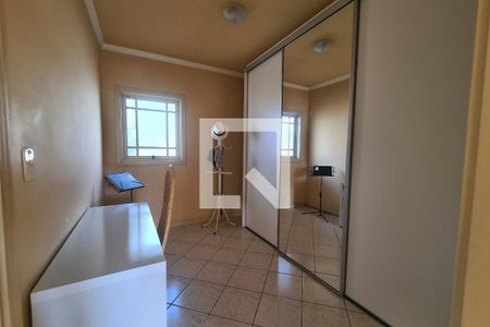 Casa à venda com 378m², 5 quartos e 2 vagasQuarto