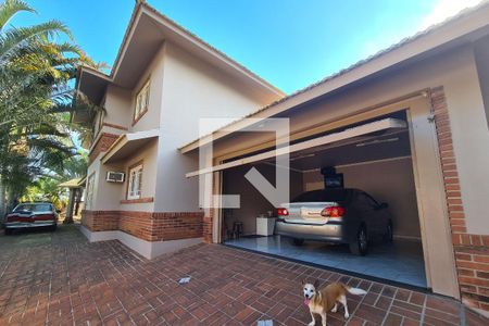 Casa à venda com 378m², 5 quartos e 2 vagasFachada