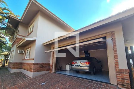 Casa à venda com 378m², 5 quartos e 2 vagasFachada