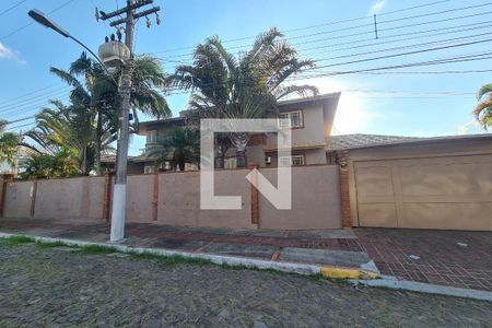 Casa à venda com 378m², 5 quartos e 2 vagasFachada