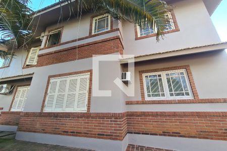 Casa à venda com 378m², 5 quartos e 2 vagasFachada