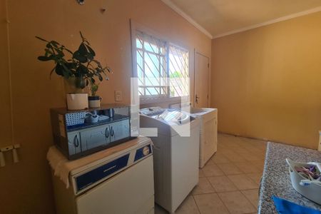 Casa à venda com 378m², 5 quartos e 2 vagasÁrea de serviço