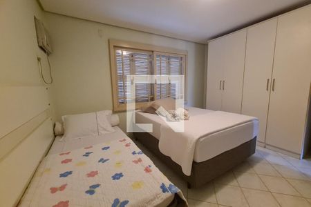 Casa à venda com 378m², 5 quartos e 2 vagasQuarto