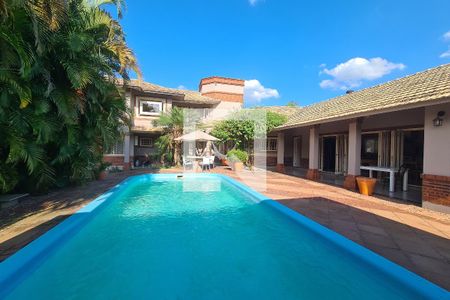 Casa à venda com 378m², 5 quartos e 2 vagasÁrea comum