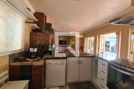 Casa à venda com 378m², 5 quartos e 2 vagasÁrea comum