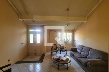 Casa à venda com 378m², 5 quartos e 2 vagasSala