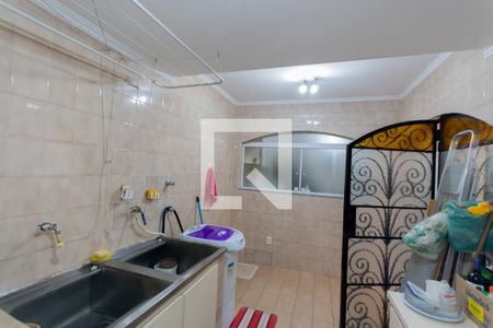 Casa à venda com 231m², 3 quartos e 2 vagas Casa à venda com 231m², 3 quartos e 2 vagasÁrea de Serviço