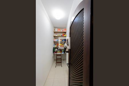 Casa à venda com 231m², 3 quartos e 2 vagas Casa à venda com 231m², 3 quartos e 2 vagasDespensa