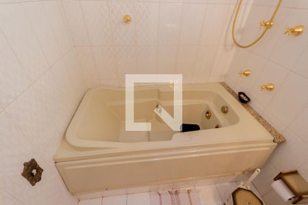 Casa à venda com 231m², 3 quartos e 2 vagas Casa à venda com 231m², 3 quartos e 2 vagasBanheira