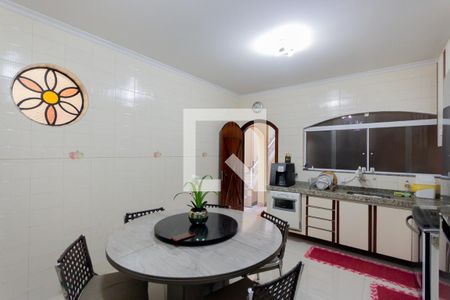 Casa à venda com 231m², 3 quartos e 2 vagas Casa à venda com 231m², 3 quartos e 2 vagasCozinha