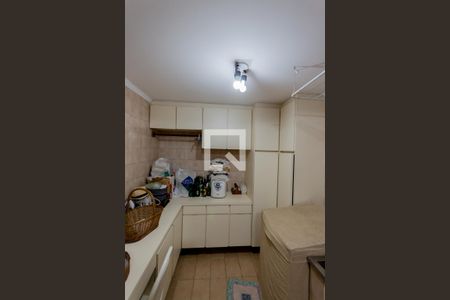 Casa à venda com 231m², 3 quartos e 2 vagas Casa à venda com 231m², 3 quartos e 2 vagasArmário