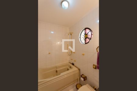 Casa à venda com 231m², 3 quartos e 2 vagas Casa à venda com 231m², 3 quartos e 2 vagasBanheiro da Suíte 3