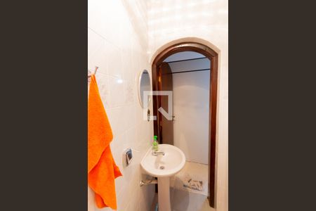 Casa à venda com 231m², 3 quartos e 2 vagas Casa à venda com 231m², 3 quartos e 2 vagasBanheiro do Salão