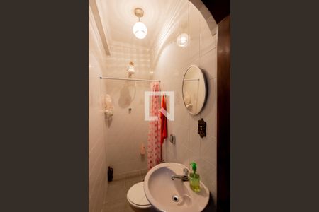 Casa à venda com 231m², 3 quartos e 2 vagas Casa à venda com 231m², 3 quartos e 2 vagasBanheiro do Salão