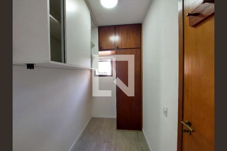 Apartamento para alugar com 147m², 4 quartos e 3 vagas Apartamento para alugar com 147m², 4 quartos e 3 vagasQuarto na Área de Serviço