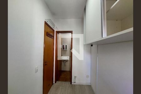 Apartamento para alugar com 147m², 4 quartos e 3 vagas Apartamento para alugar com 147m², 4 quartos e 3 vagasQuarto na Área de Serviço
