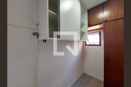 Apartamento para alugar com 147m², 4 quartos e 3 vagas Apartamento para alugar com 147m², 4 quartos e 3 vagasQuarto na Área de Serviço