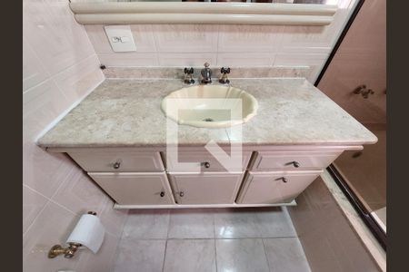 Apartamento para alugar com 147m², 4 quartos e 3 vagas Apartamento para alugar com 147m², 4 quartos e 3 vagasBanheiro 2