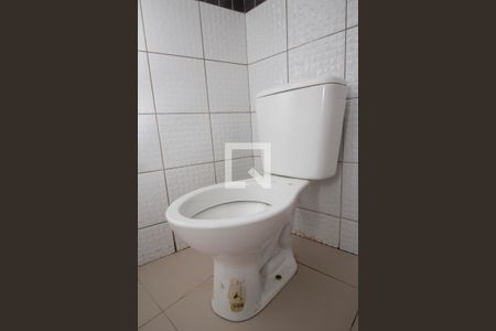 Banheiro de kitnet/studio para alugar com 1 quarto, 25m² em Vila Hebe, São Paulo