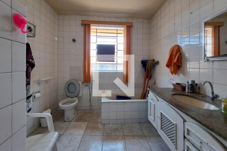 Casa à venda com 124m², 3 quartos e 1 vaga Casa à venda com 124m², 3 quartos e 1 vagaBanheiro