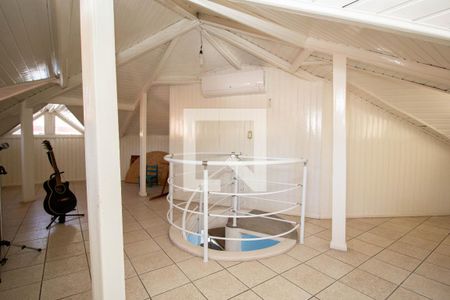 Casa à venda com 450m², 4 quartos e 4 vagasSótão