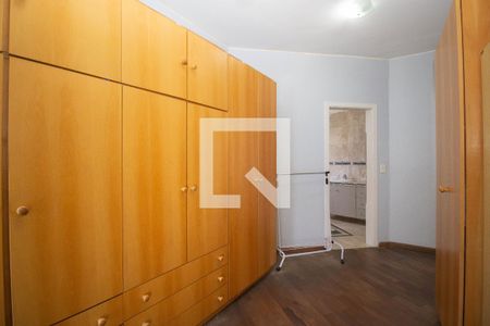 Casa à venda com 450m², 4 quartos e 4 vagasCloset do quarto 3 