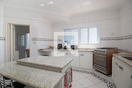 Casa à venda com 450m², 4 quartos e 4 vagasCozinha