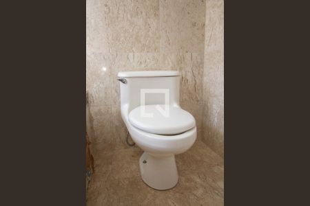 Casa à venda com 450m², 4 quartos e 4 vagasBanheiro Suíte 3 