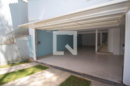 Casa à venda com 450m², 4 quartos e 4 vagasGaragem 