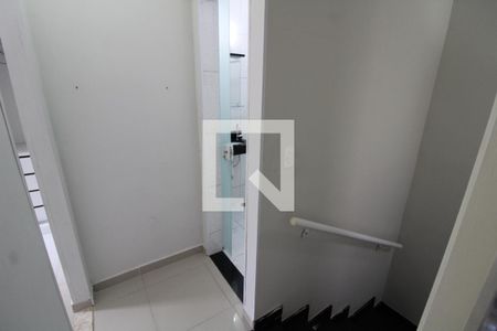 Apartamento à venda com 65m², 2 quartos e 1 vagaEscada