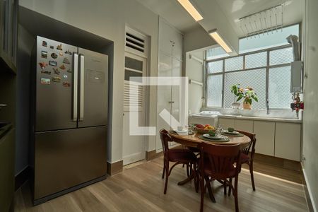 Apartamento à venda com 149m², 4 quartos e 1 vagaÁrea de Serviço e Copa