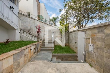 Casa à venda com 600m², 5 quartos e 4 vagasEntrada