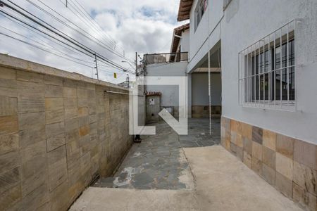 Casa à venda com 600m², 5 quartos e 4 vagasEntrada