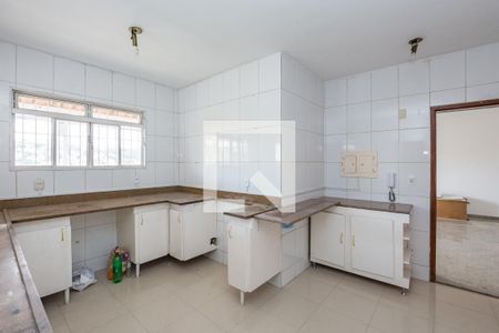 Casa à venda com 600m², 5 quartos e 4 vagasCozinha