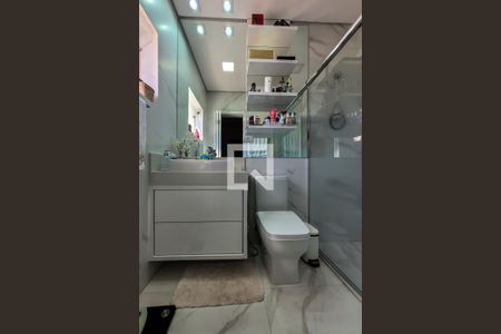 Casa à venda com 250m², 4 quartos e 3 vagasBanheiro Quarto 4 - Suíte