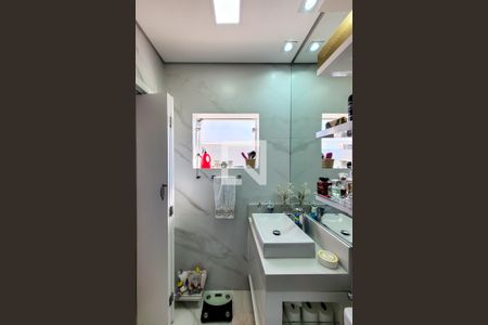 Casa à venda com 250m², 4 quartos e 3 vagasBanheiro Quarto 4 - Suíte