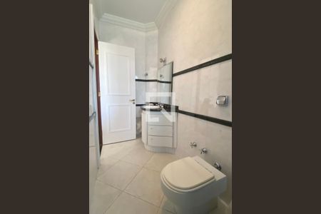 Casa de condomínio à venda com 462m², 4 quartos e 4 vagasBanheiro da Suíte 4