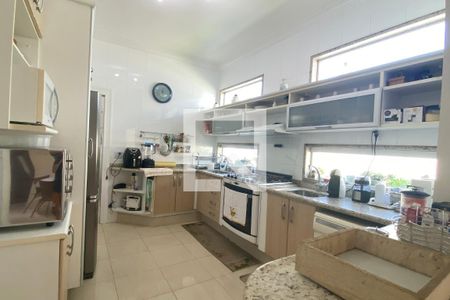 Casa de condomínio à venda com 462m², 4 quartos e 4 vagasCozinha