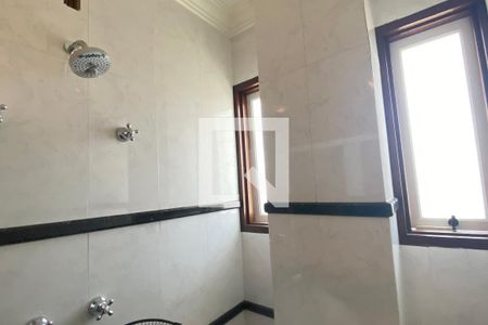 Casa de condomínio à venda com 462m², 4 quartos e 4 vagasBanheiro da Suíte 4