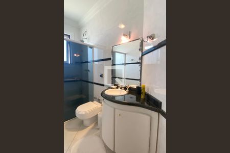 Casa de condomínio à venda com 462m², 4 quartos e 4 vagasBanheiro da Suíte 3