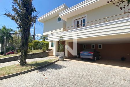 Casa de condomínio à venda com 462m², 4 quartos e 4 vagasFachada