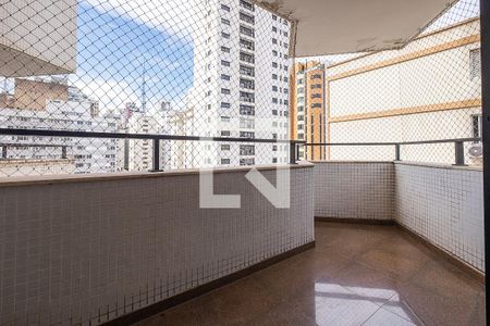 Apartamento para alugar com 300m², 4 quartos e 3 vagas Apartamento para alugar com 300m², 4 quartos e 3 vagasSuíte 1 - Varanda