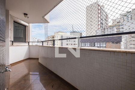 Apartamento para alugar com 300m², 4 quartos e 3 vagas Apartamento para alugar com 300m², 4 quartos e 3 vagasSala - Varanda