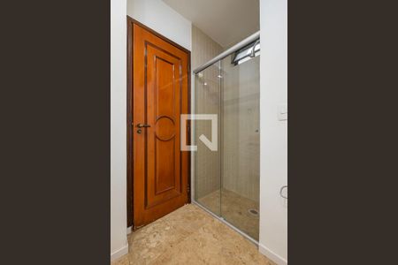 Apartamento para alugar com 300m², 4 quartos e 3 vagas Apartamento para alugar com 300m², 4 quartos e 3 vagasSuíte 2 - Banheiro
