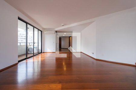 Apartamento para alugar com 300m², 4 quartos e 3 vagas Apartamento para alugar com 300m², 4 quartos e 3 vagasSala
