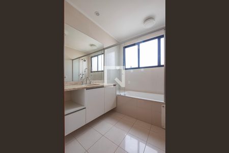 Apartamento para alugar com 300m², 4 quartos e 3 vagas Apartamento para alugar com 300m², 4 quartos e 3 vagasSuíte 1 - Banheiro