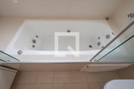 Apartamento para alugar com 300m², 4 quartos e 3 vagas Apartamento para alugar com 300m², 4 quartos e 3 vagasSuíte 1 - Banheiro