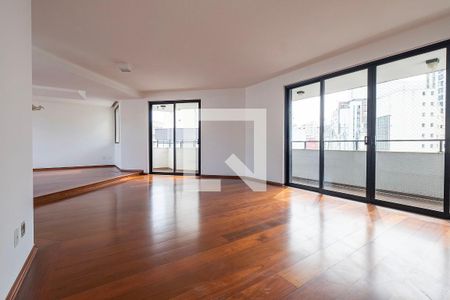 Apartamento para alugar com 300m², 4 quartos e 3 vagas Apartamento para alugar com 300m², 4 quartos e 3 vagasSala
