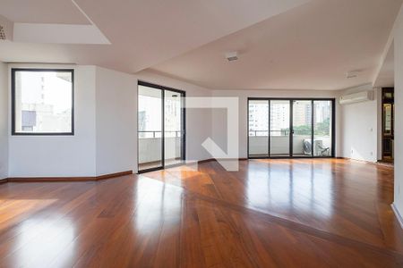 Apartamento para alugar com 300m², 4 quartos e 3 vagas Apartamento para alugar com 300m², 4 quartos e 3 vagasSala