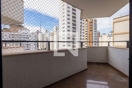 Apartamento para alugar com 300m², 4 quartos e 3 vagas Apartamento para alugar com 300m², 4 quartos e 3 vagasQuarto 3 - Varanda